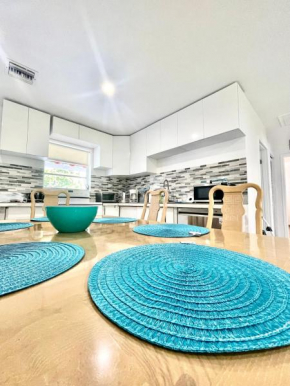 Cozy home in charming Dania Beach